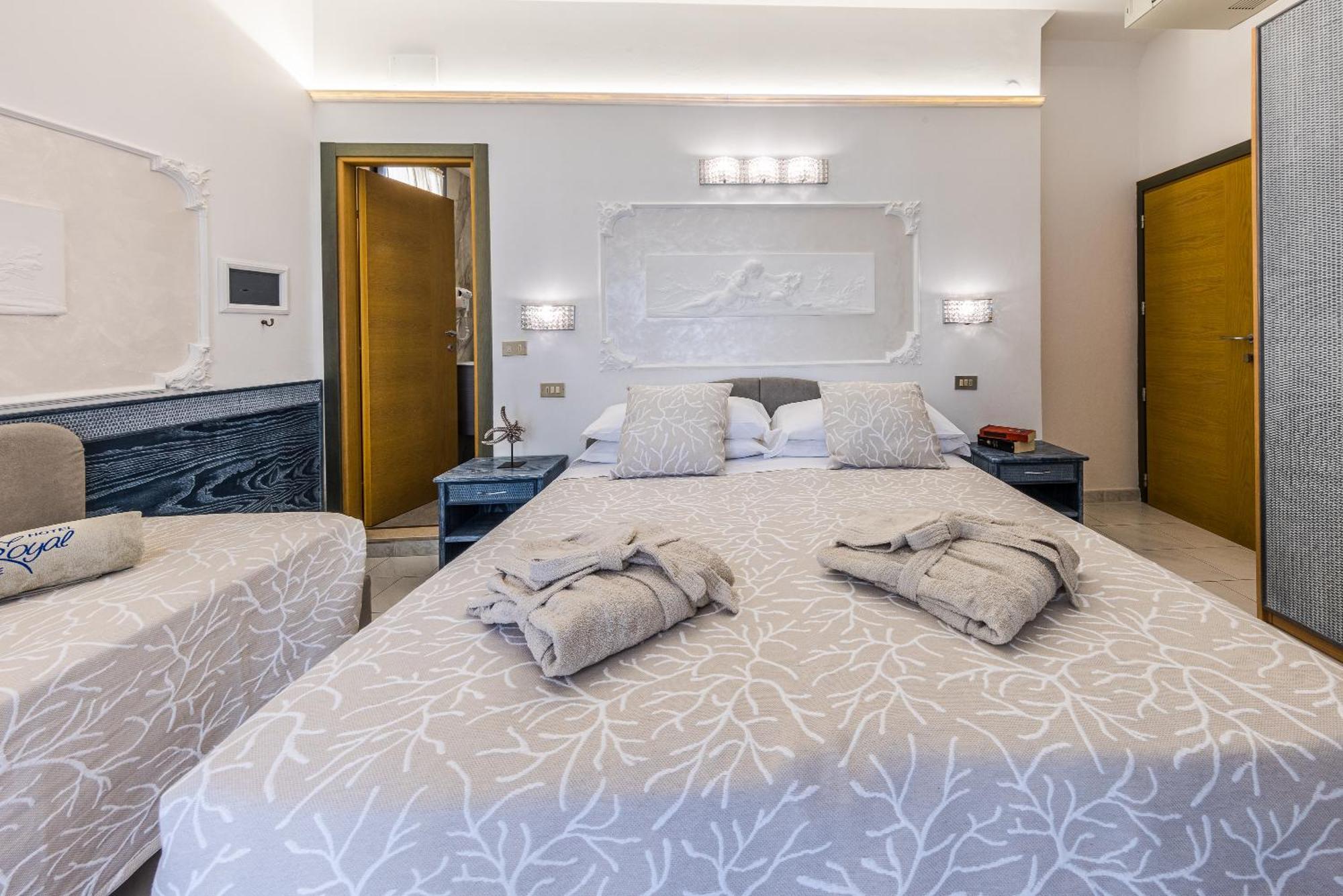 Royal Boutique Hotel Риччоне Экстерьер фото
