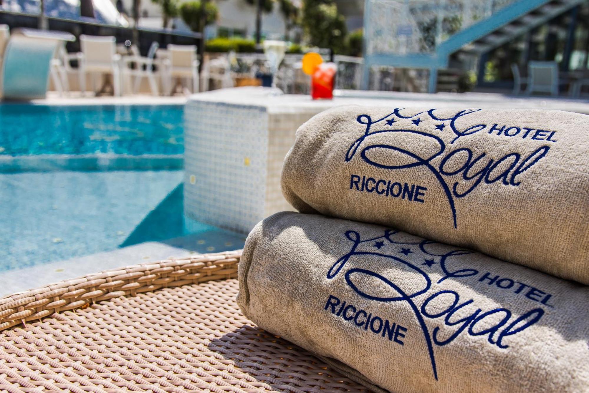 Royal Boutique Hotel Риччоне Экстерьер фото