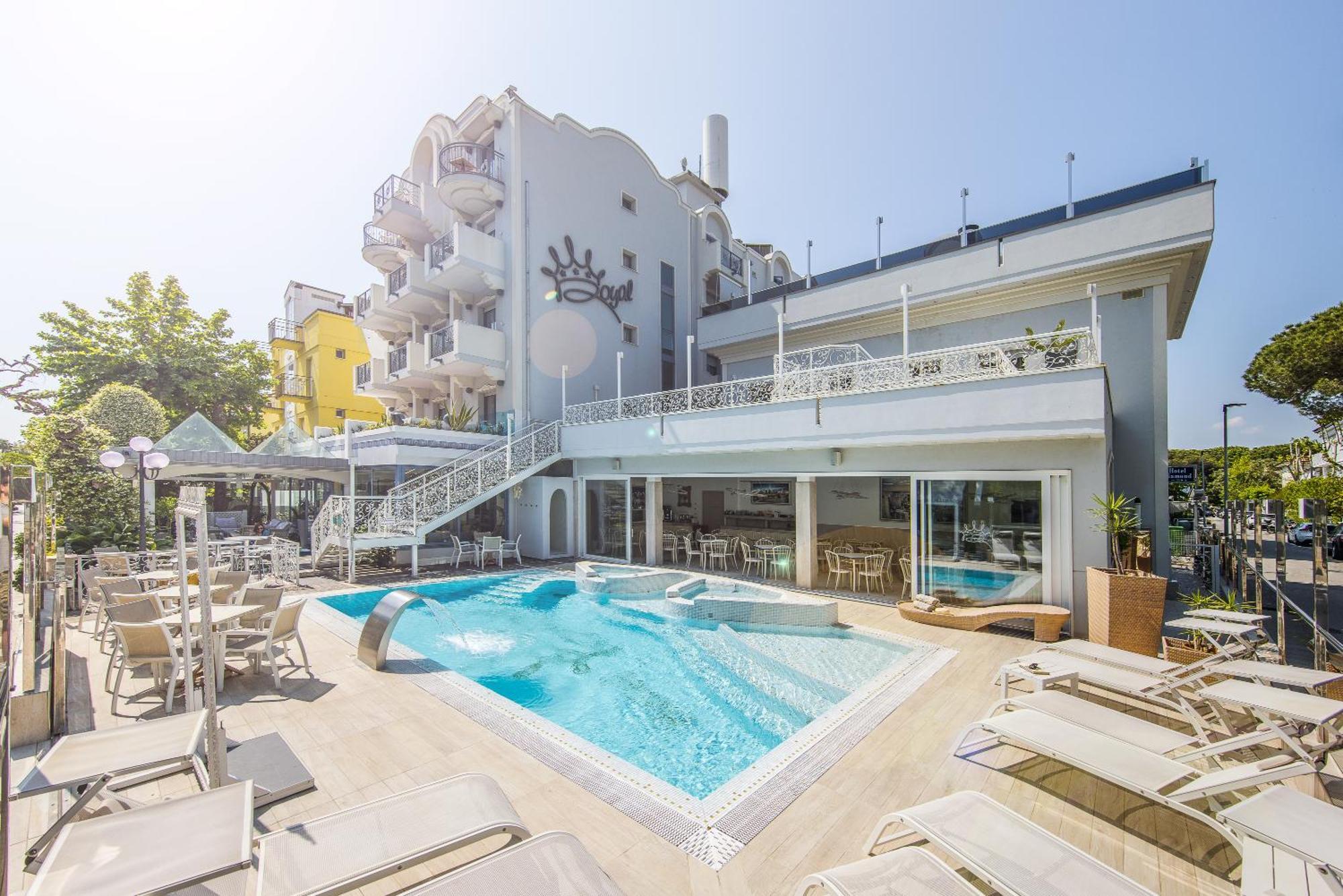 Royal Boutique Hotel Риччоне Экстерьер фото